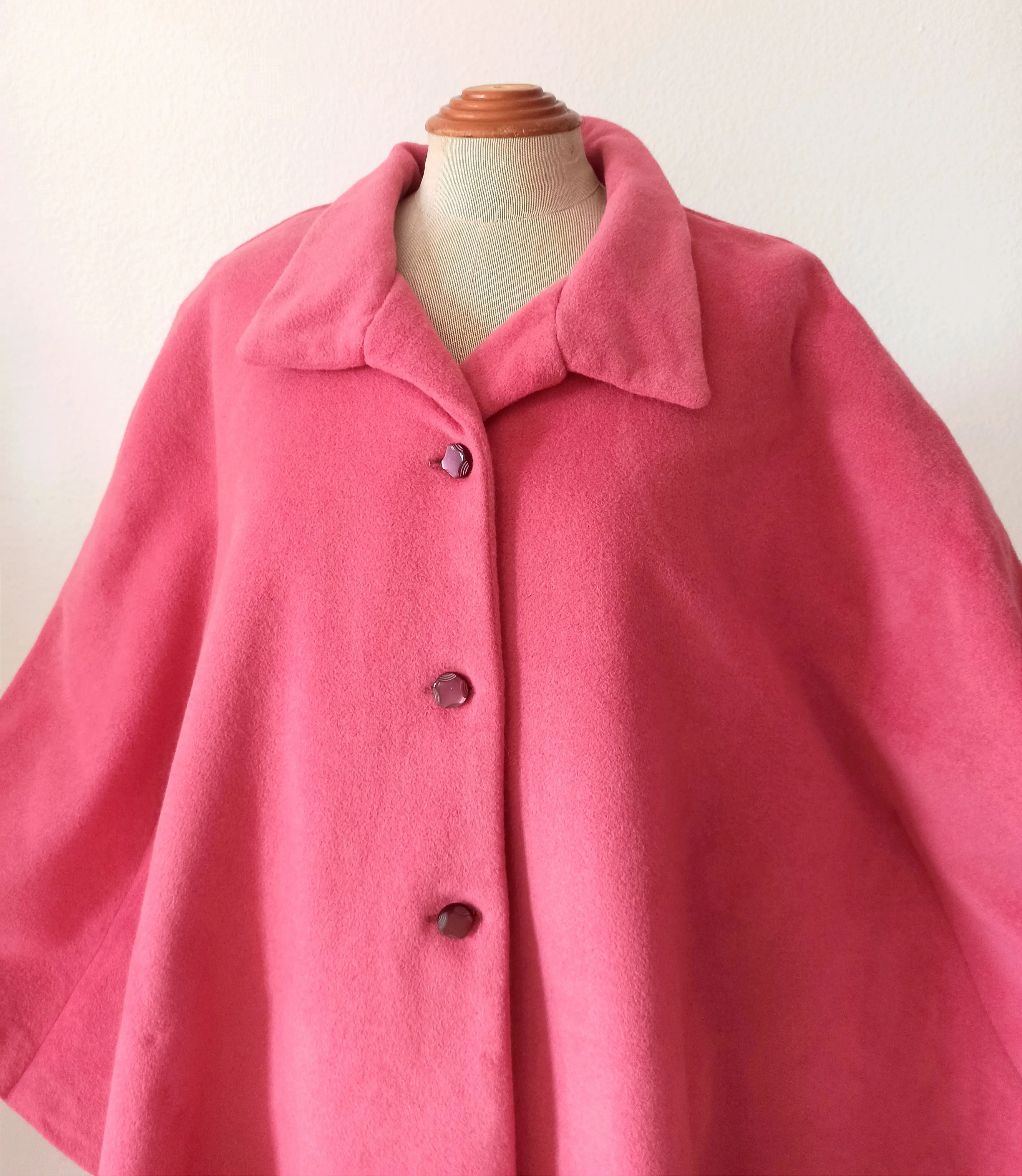 1950s 1960s - Gorgeous Pink Wool Cape