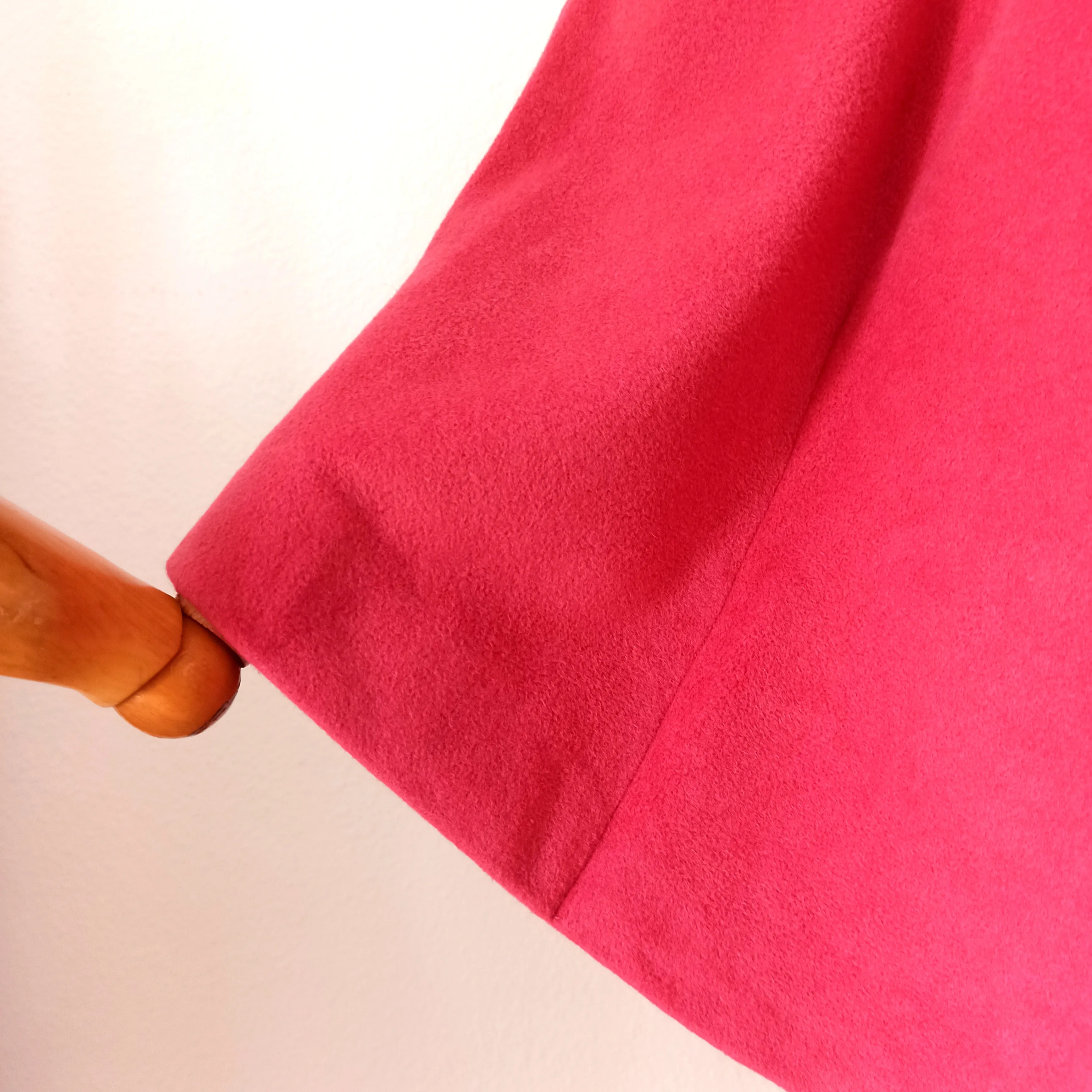 1950s 1960s - Gorgeous Pink Wool Cape