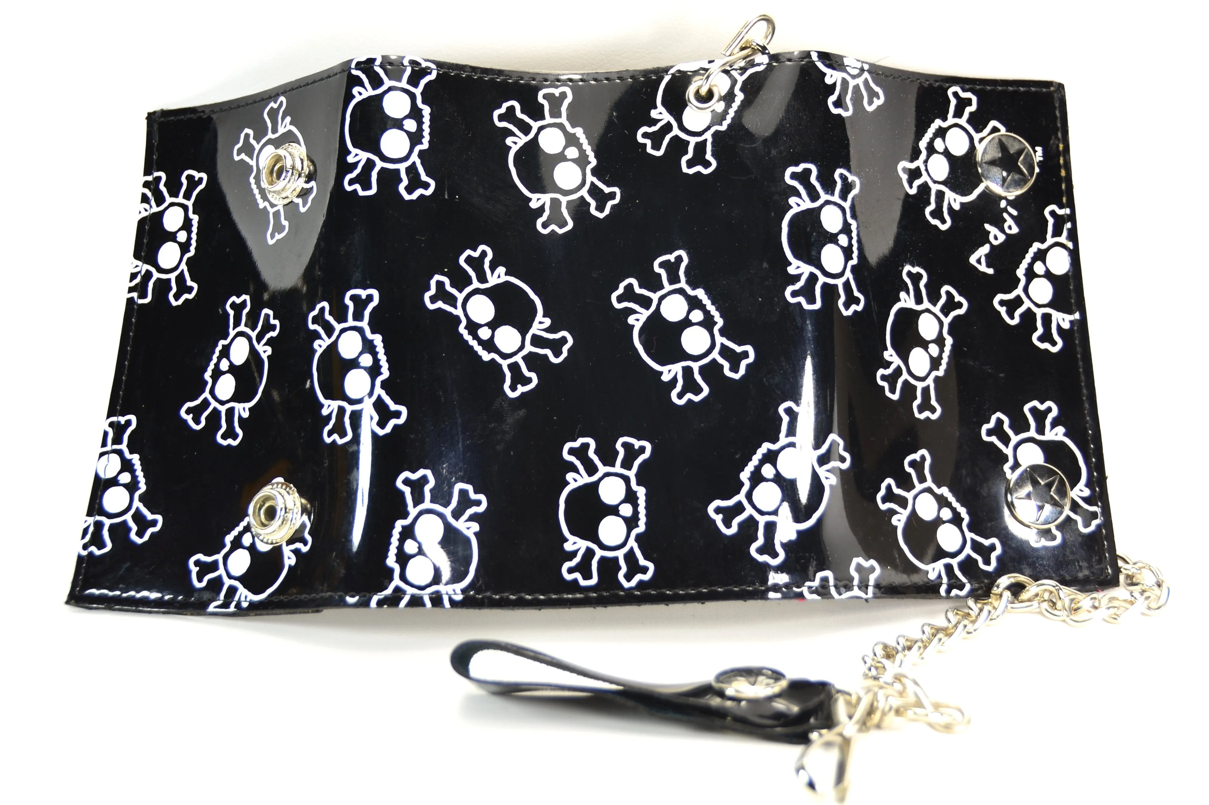 AssortedTri Fold Wallet With Black Skull Prints All Over