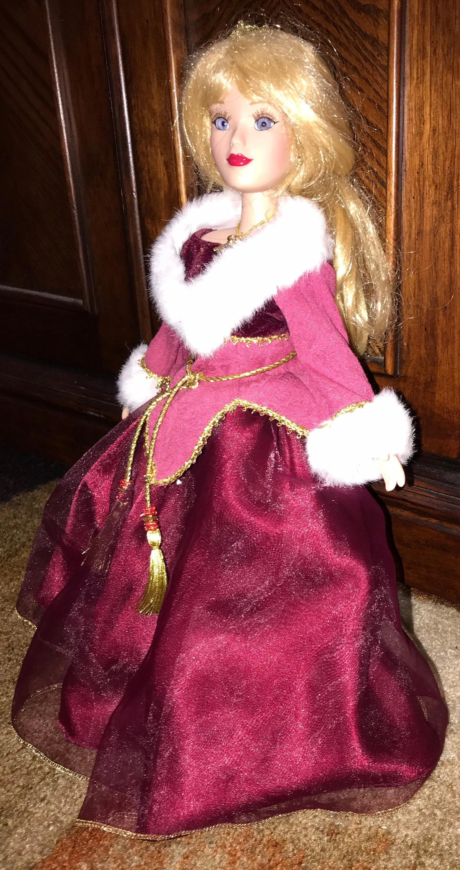 Gorgeous Collectible Vintage Porcelain Ceramic Doll