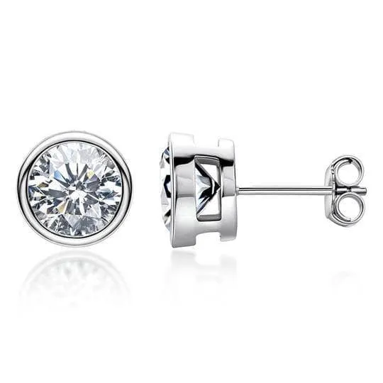 Gorgeous Round Cut Diamond Stud Earrings