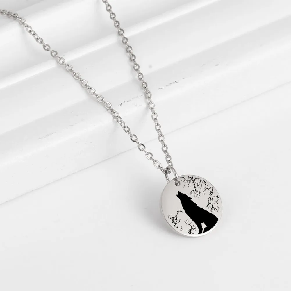 Gorgeous Round Howling Wolf Necklace