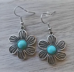 Gorgeous Simple Flower Earrings