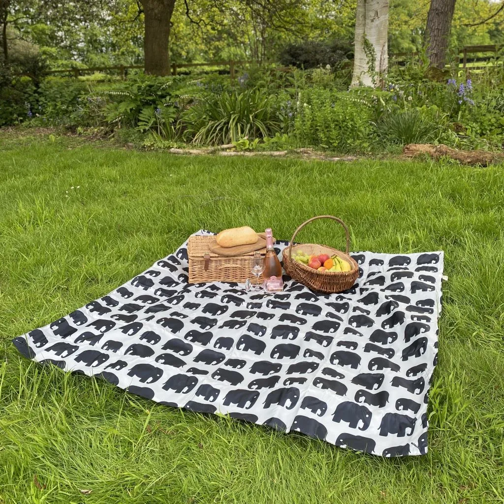 Picnic Blanket - NAVY FLAMINGO