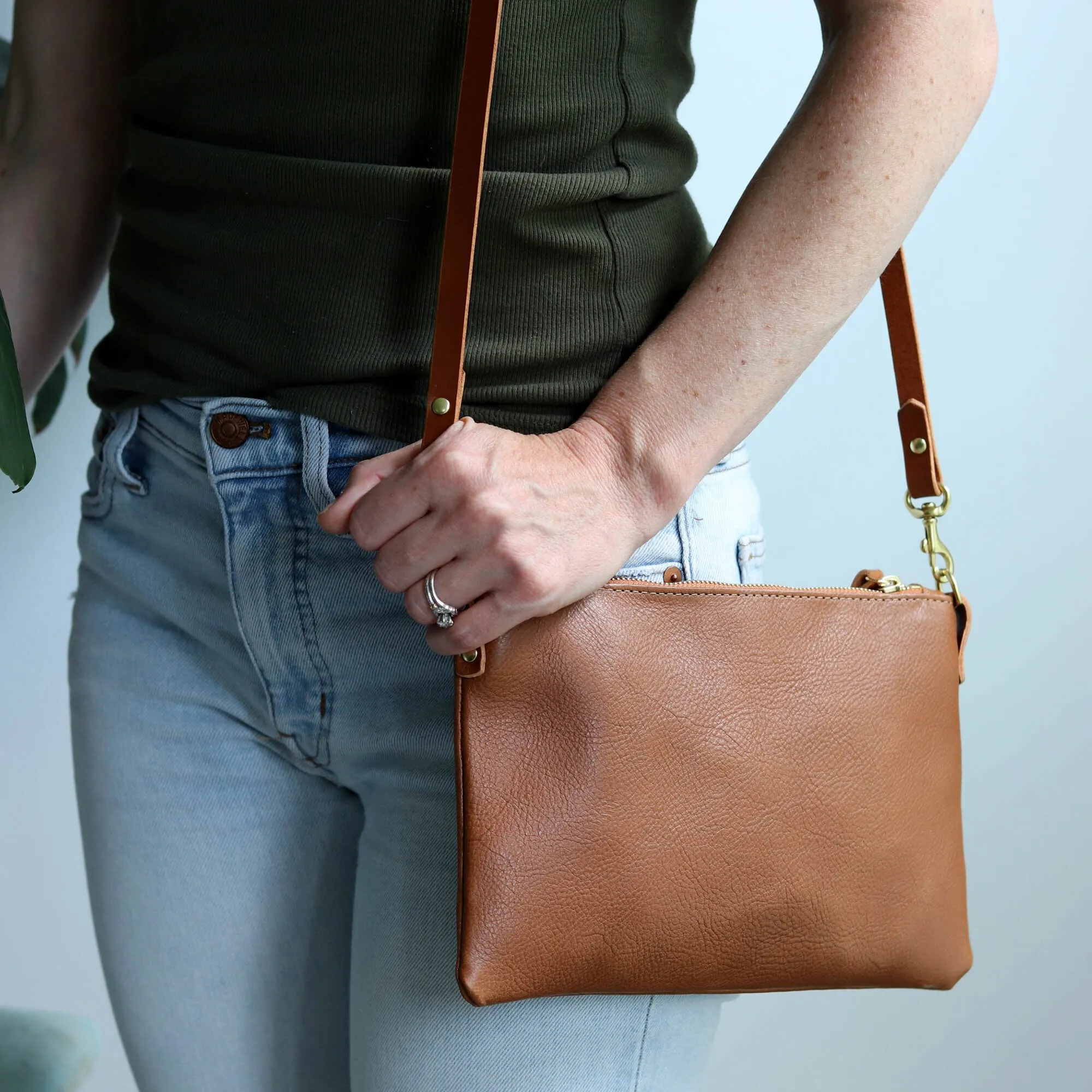 Small Leather Crossbody Clutch Bag - Light Brown