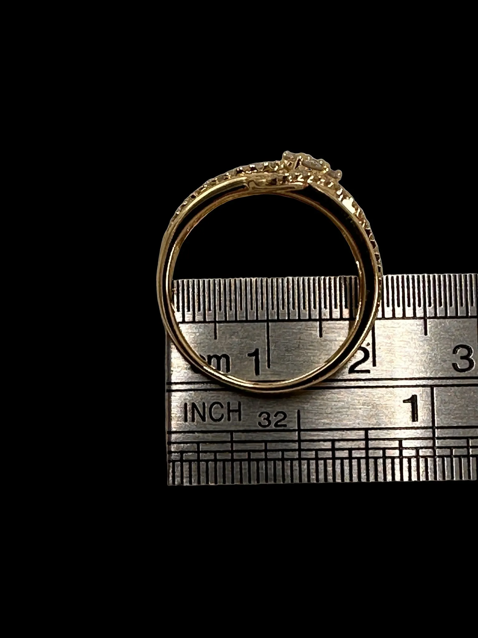 Stunning 10k Yellow Gold 59 Stone Diamond Ring