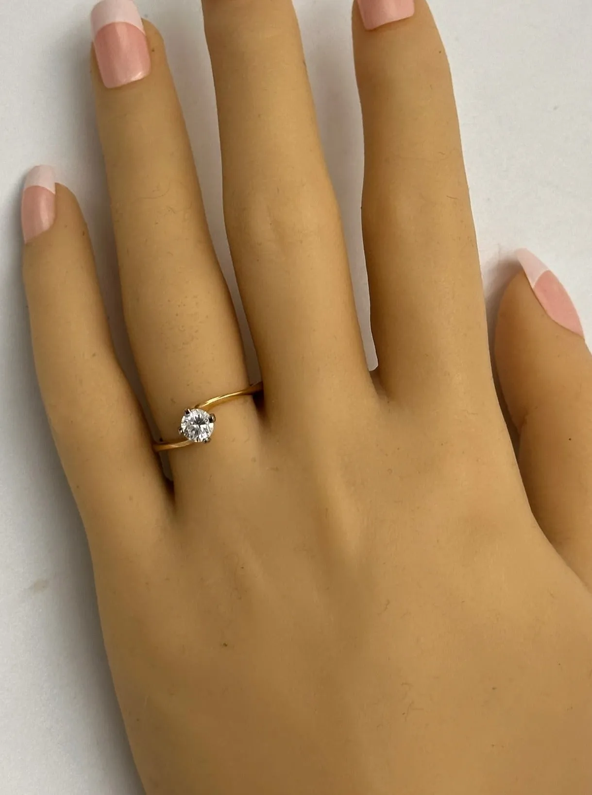 Stunning 18ct Yellow & White Gold Diamond Engagement Ring