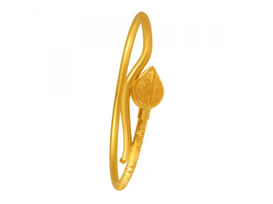 Stunning 22k Gold Nowa With A Leaf Shape Detail