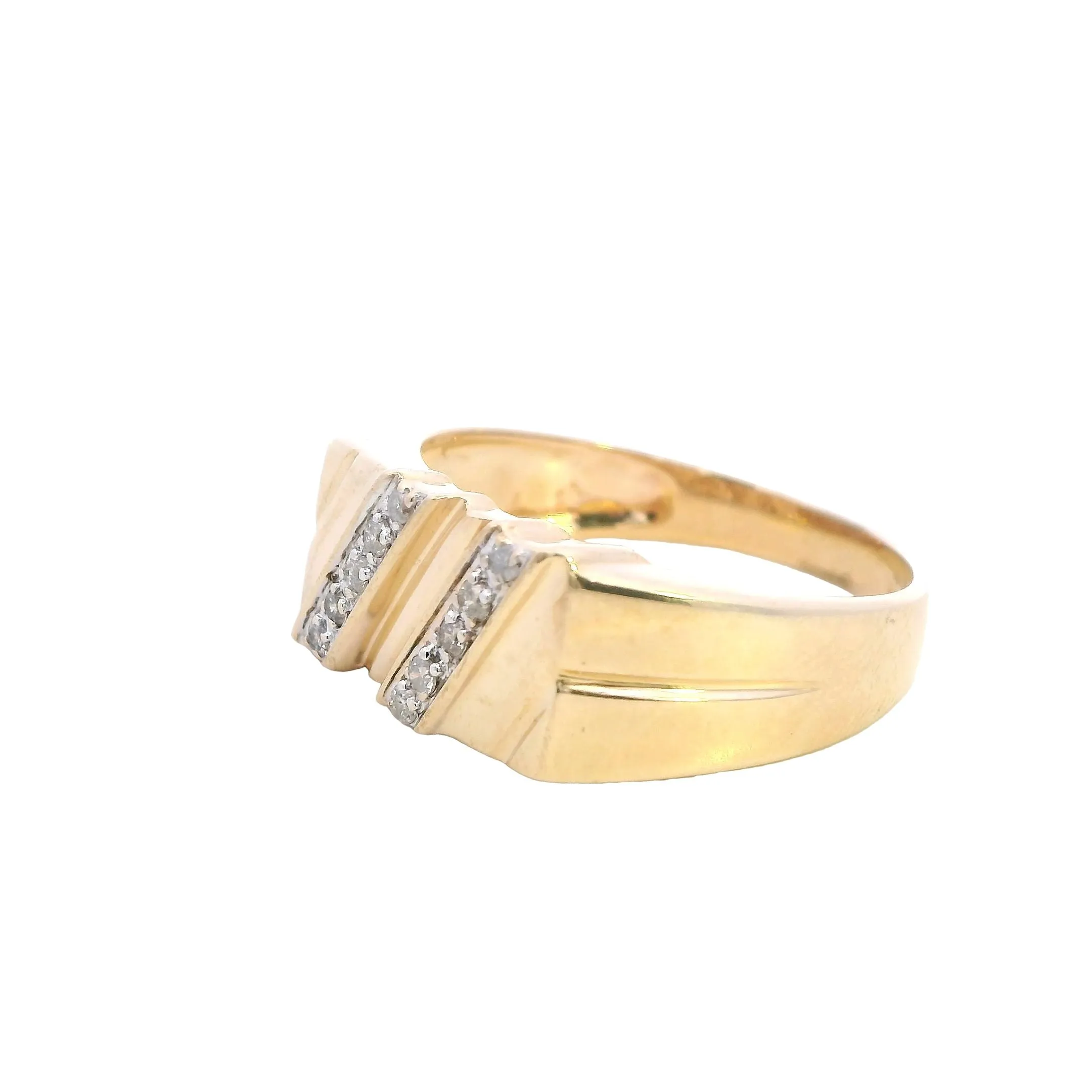 Stunning 9ct Yellow Gold 10 Stone Diamond Ring