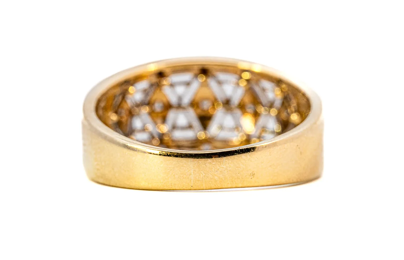 Stunning 9ct Yellow Gold 15-Stone Diamond Ring