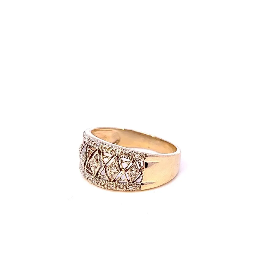 Stunning 9ct Yellow Gold 15-Stone Diamond Ring