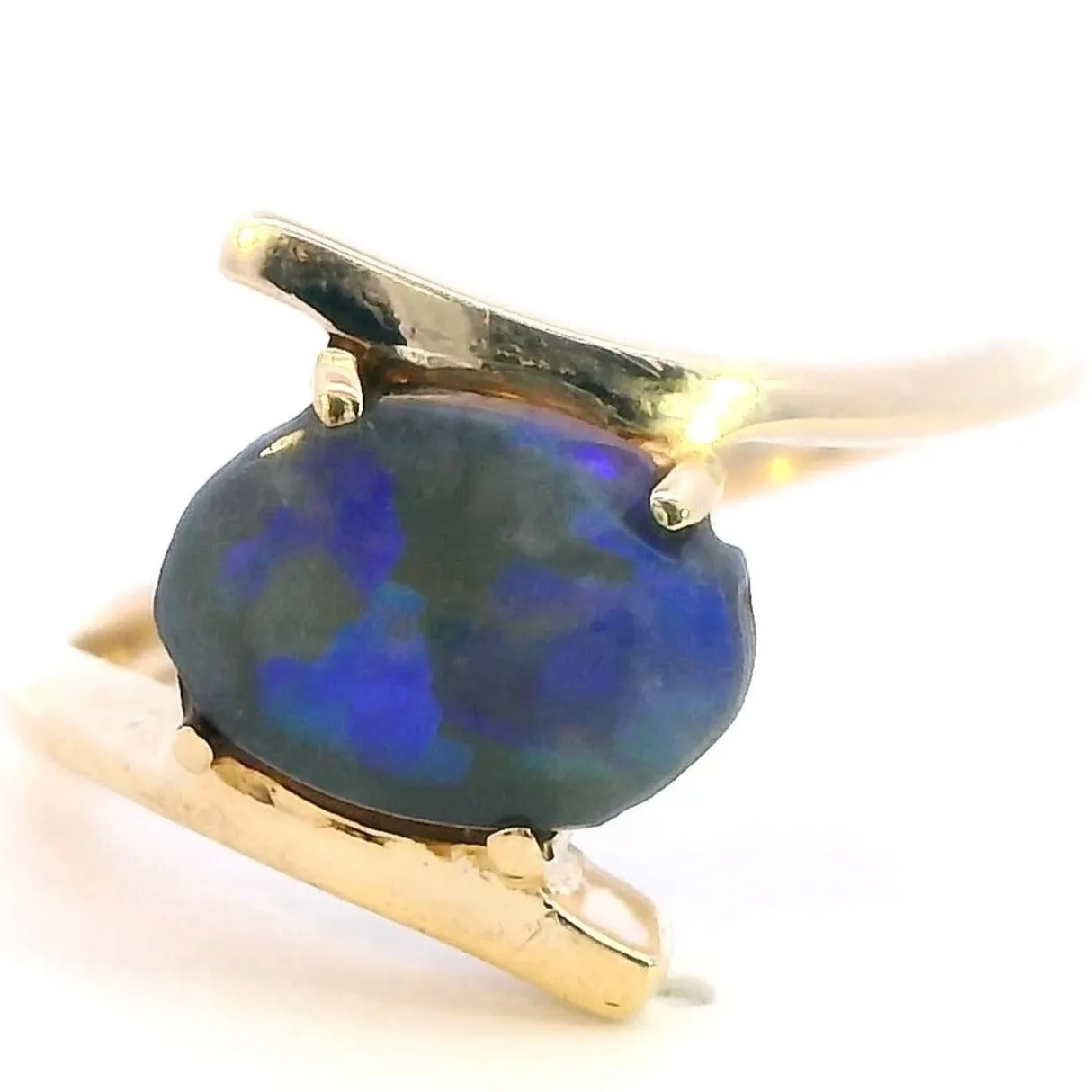 Stunning Handmade 9ct Yellow Gold Opal Ring