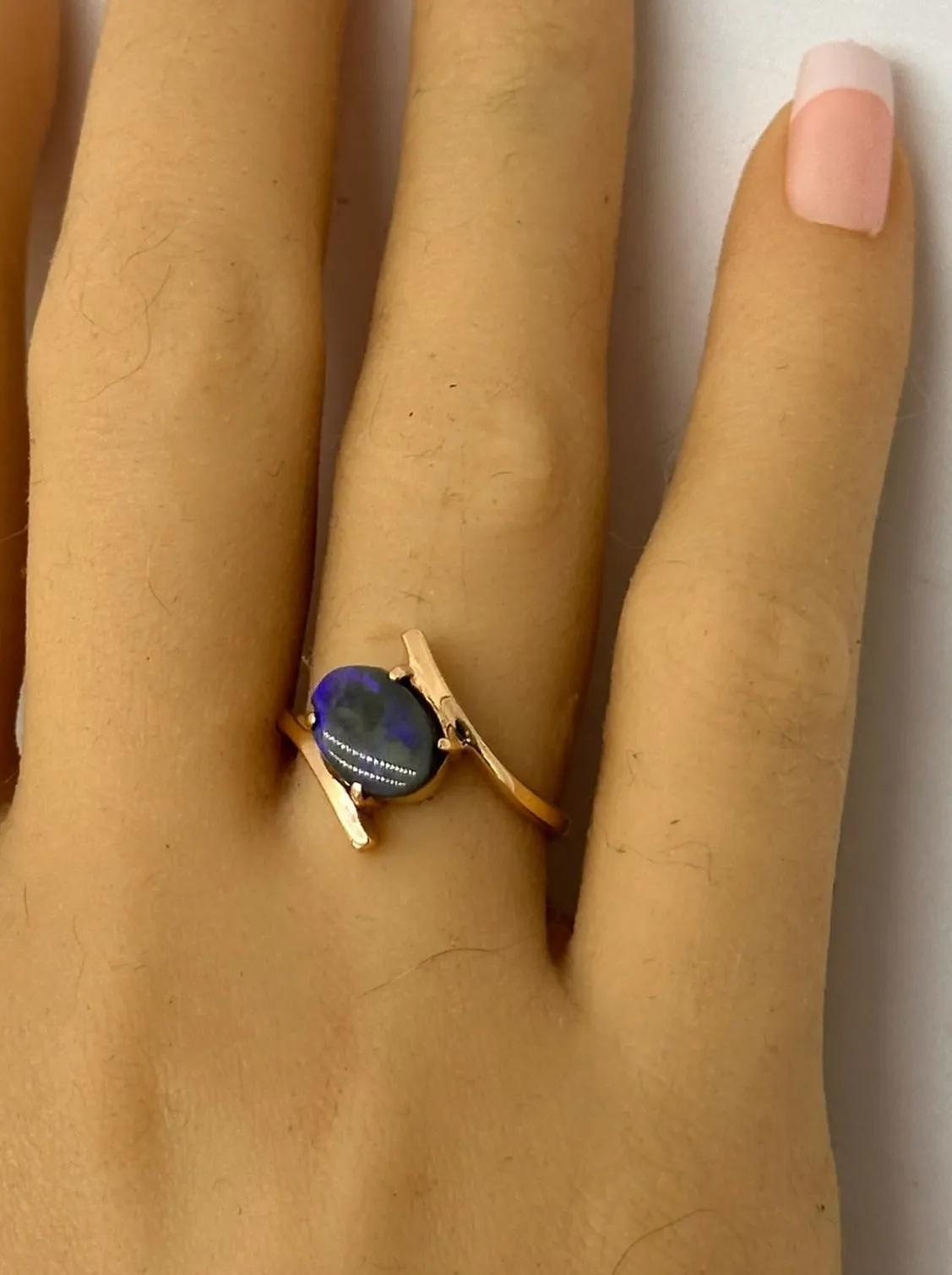 Stunning Handmade 9ct Yellow Gold Opal Ring