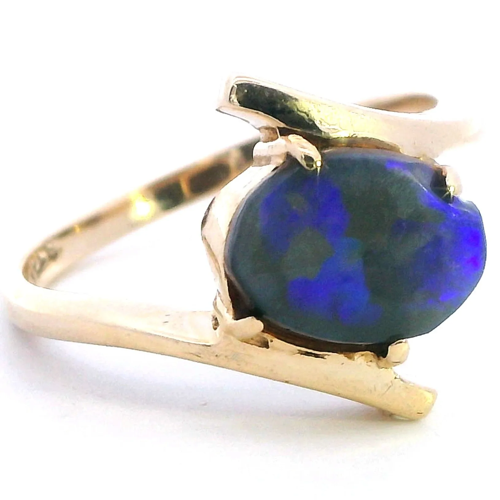 Stunning Handmade 9ct Yellow Gold Opal Ring